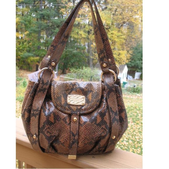 Michael Kors Handbags - NWT Michael Kors Brimfied leather handbag purse